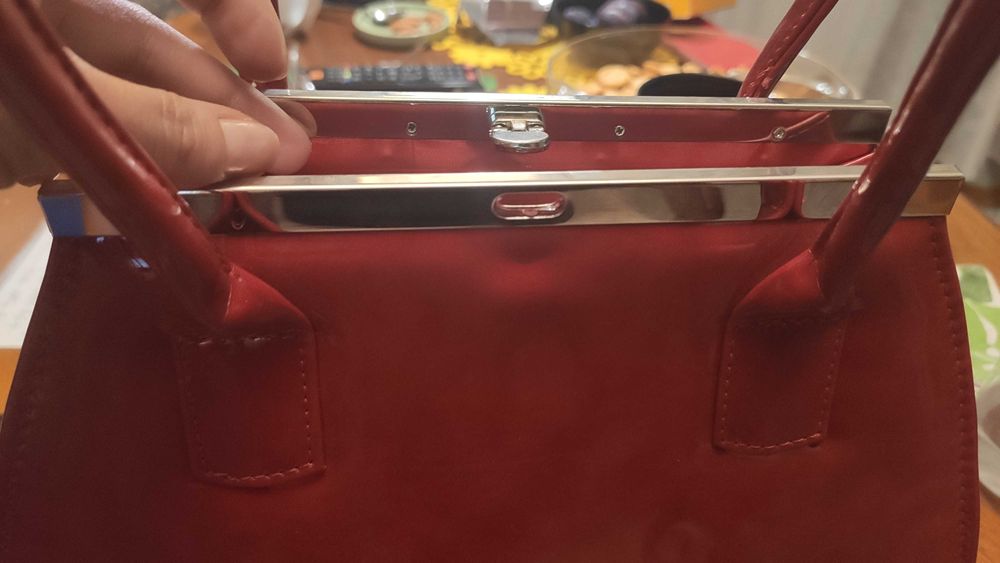 Torebka lakierowana nowa