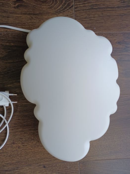 Lampka nocna Ikea Dromsyn dla dziecka