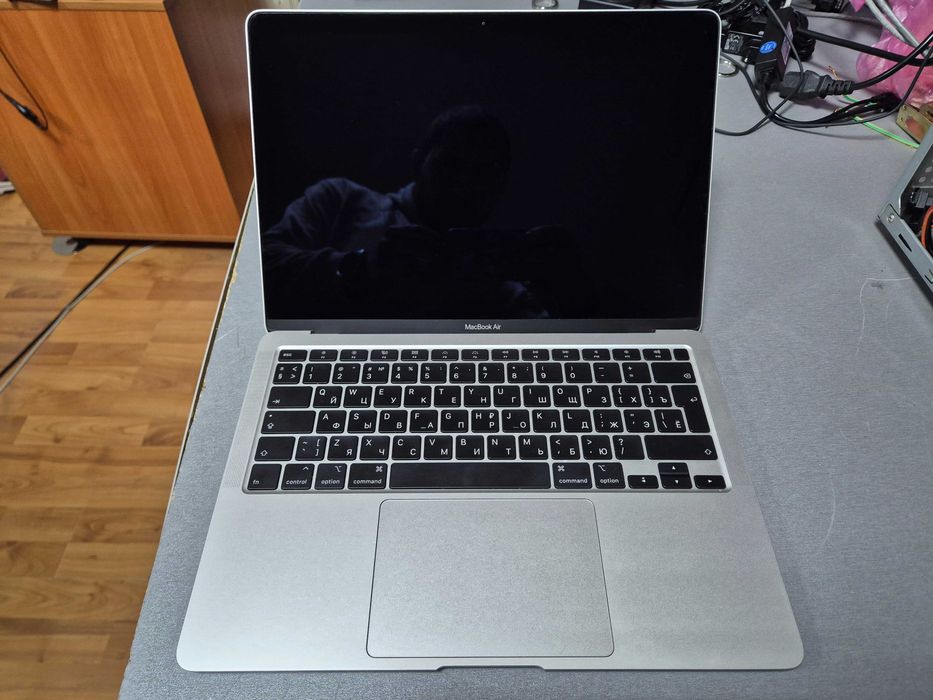 MacBook Air 13 2020 Core i3 8GB 256 SSD Space Gray A2179: 13 000