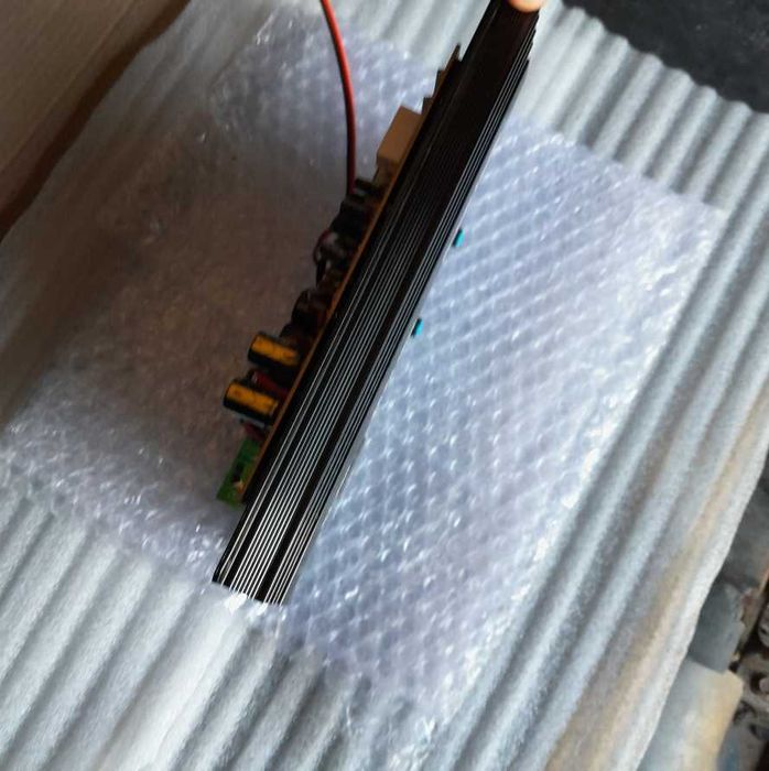 Потужний автомобільний моно підсилювач звуку 1000 Вт врізний