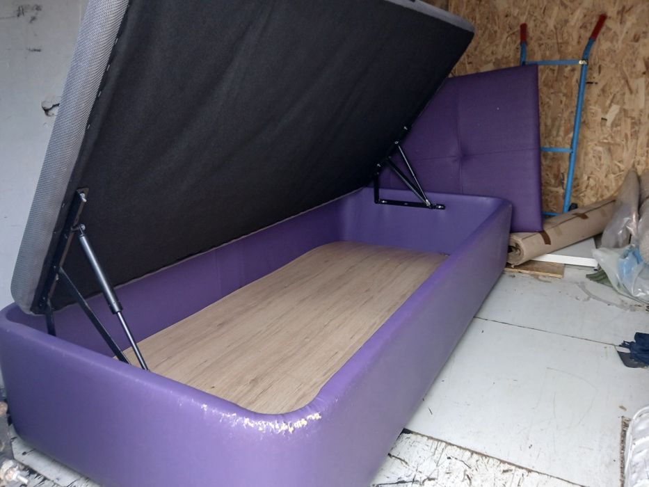 Cama de solteiro.  190x090...   80,00 euros