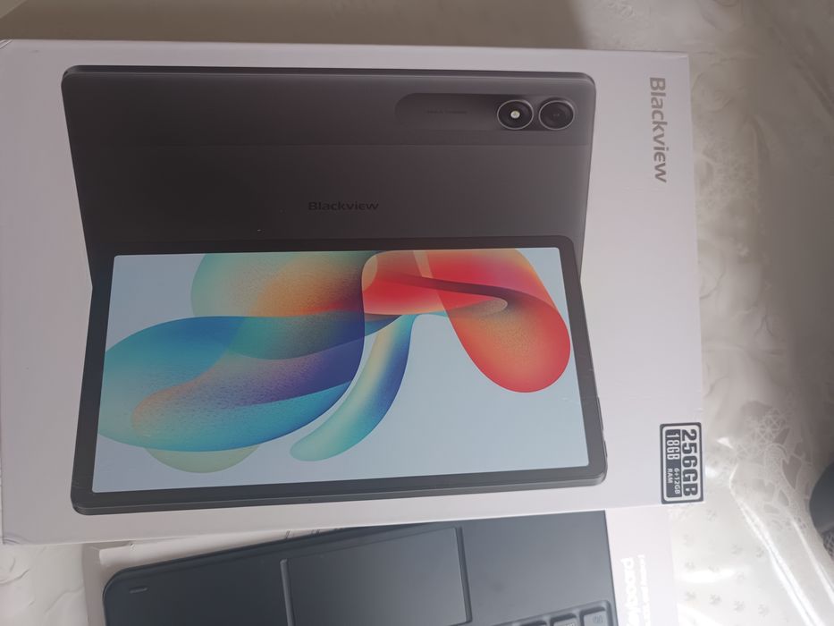 Tablet com capa e teclado