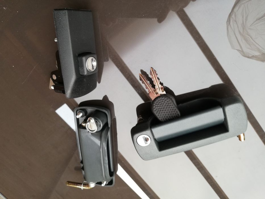 Fiat 126p klamki + zamek klapy tylnej El Elegant nowe