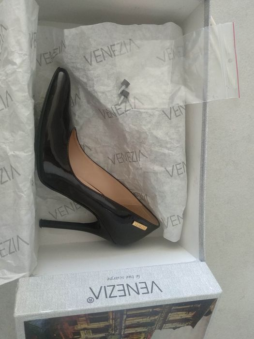 Lakierowane szpilki VENEZIA