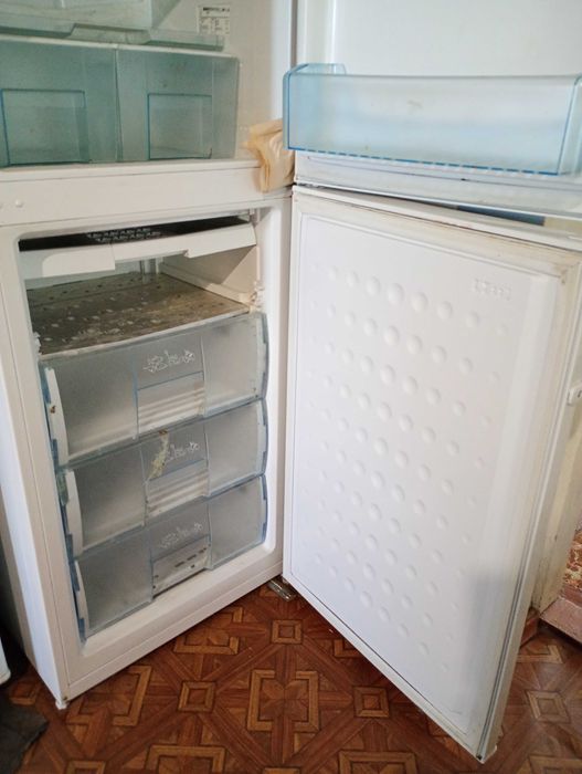 Холодильник BEKO CSA 36000 на запчастини