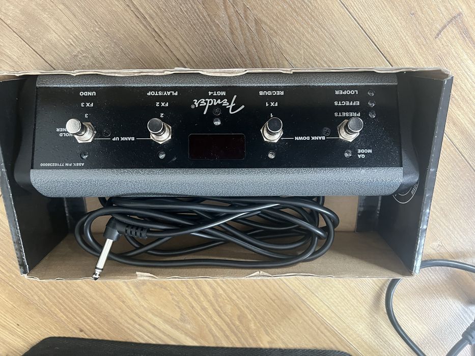 Fender GT 40 + footswitch+ pokrowiec stab bdb