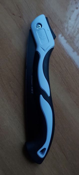 Składana piłka ręczna do drewna gałęzi