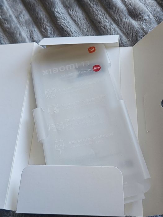 Xiaomi 13 8/256.