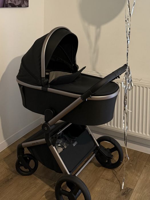 Продам  універсальну коляску 2 в 1 Anex Flo Solo