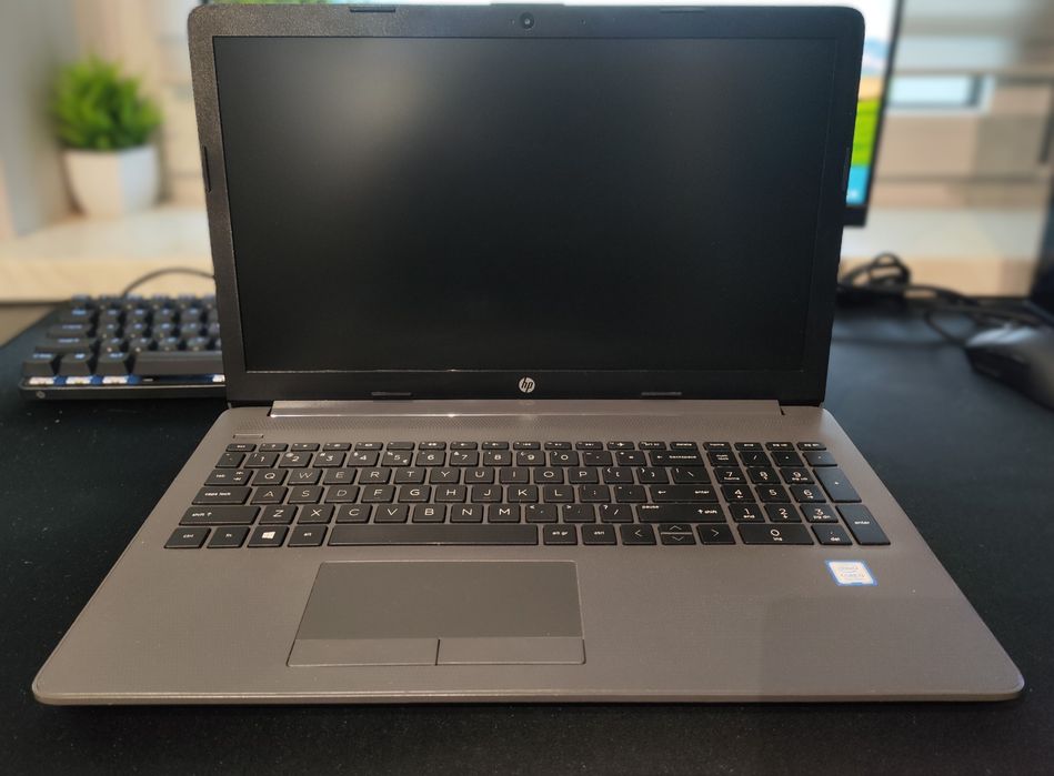 Laptop HP 250 g7 Notebook.