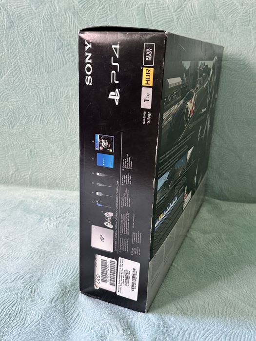 PlayStation 4 Slim 1TB Gran Turismo Limited Edition — як нова