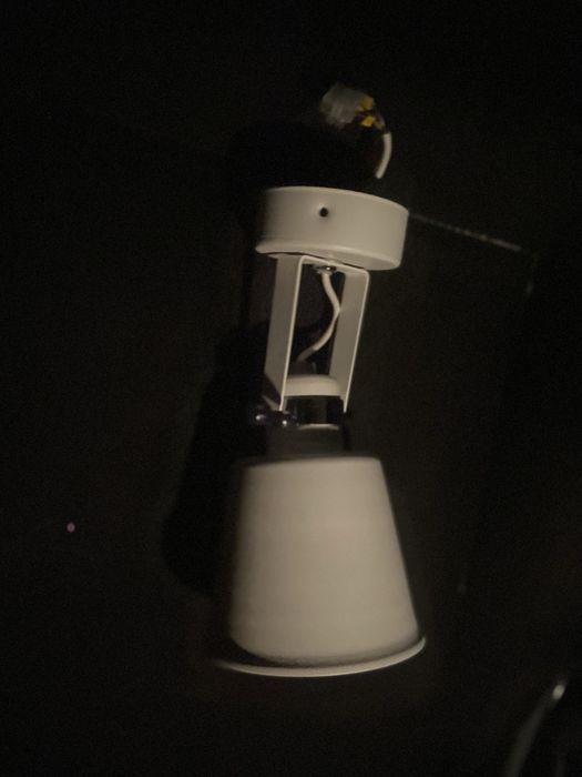 Biala lampka kiniket