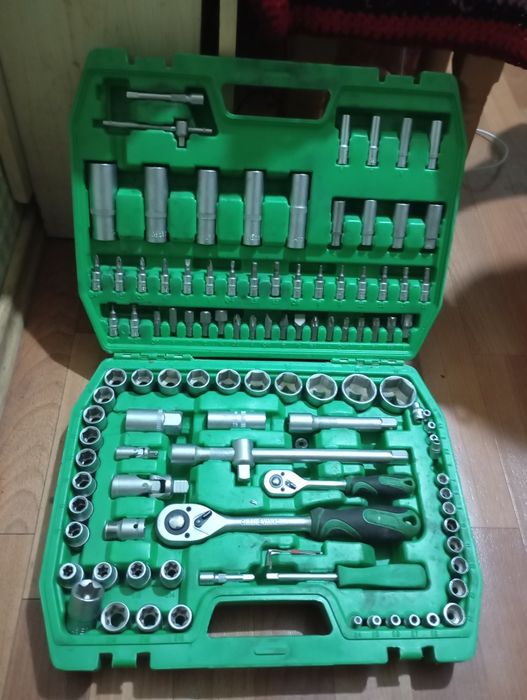 Продам набор инструментов