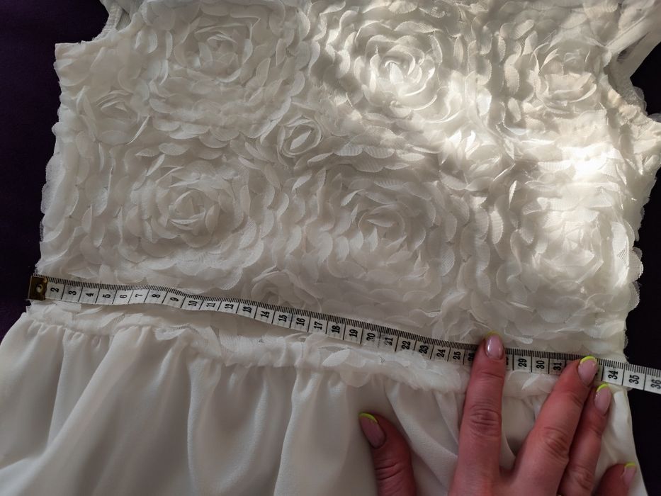 Sukienka elegancka ecru