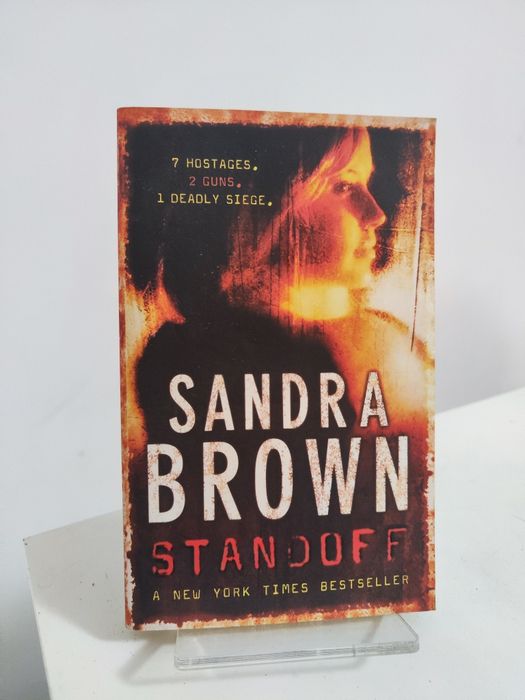 Standoff - Sandra Brown