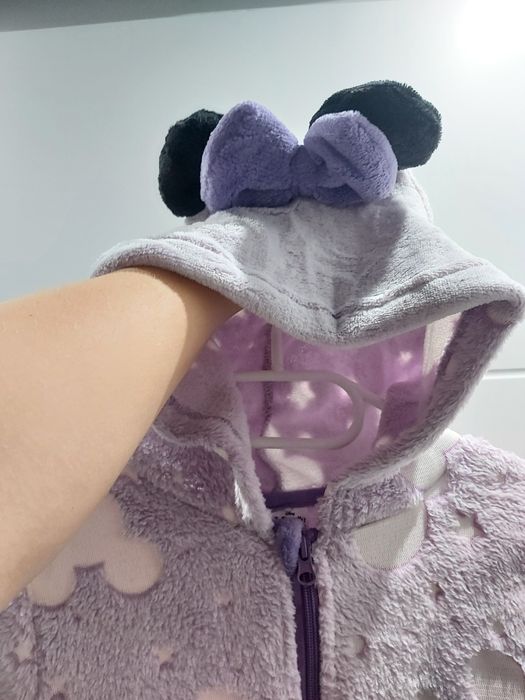 NOWY ŚWIECĄCY kombinezon na dziewczynkę Myszka Minnie 122/128cm piżama