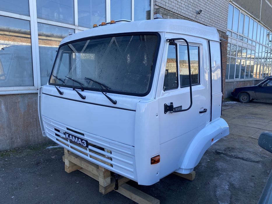 Кабина КАМАЗ-54115 со спальным местом, высокая крыша 54105-5000011