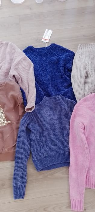 Sweterki S/XS dla dziewczyny