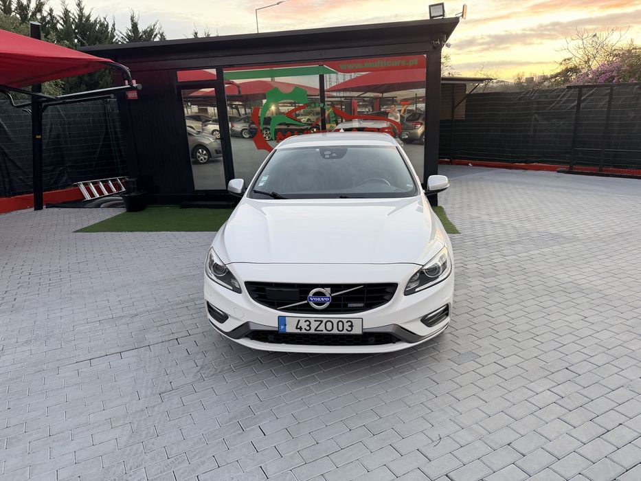 Volvo V60 D6 R-Design