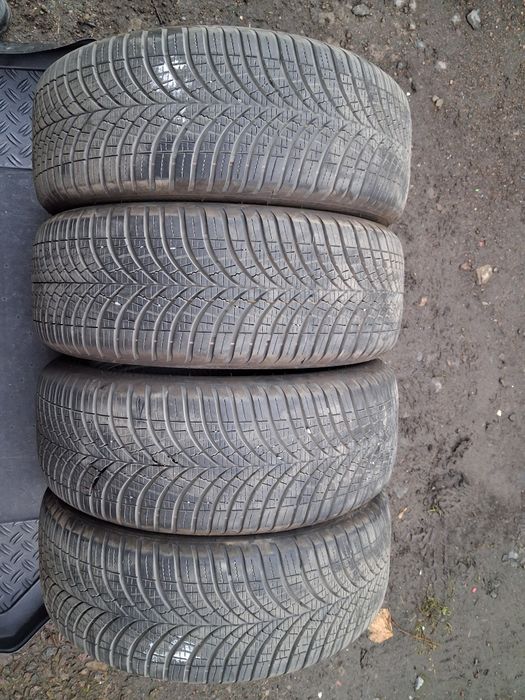 205 55 16 шини  зима GoodYear клмплект 2025 року