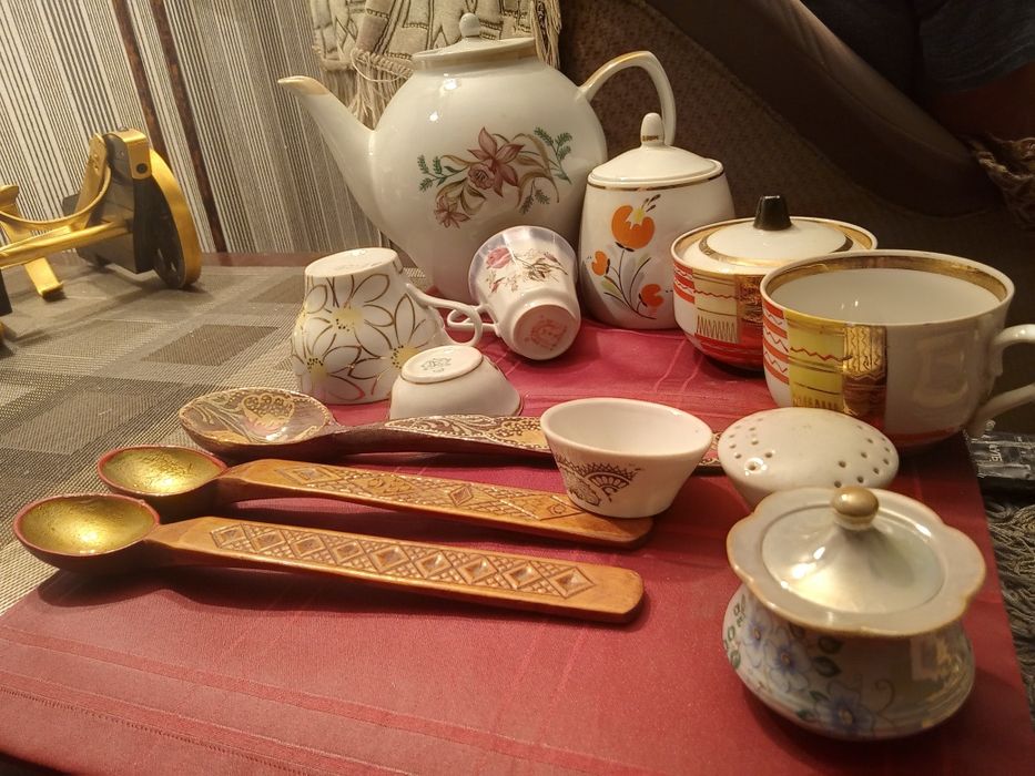 Ваза цветное стекло Чехословакия тарелки японские