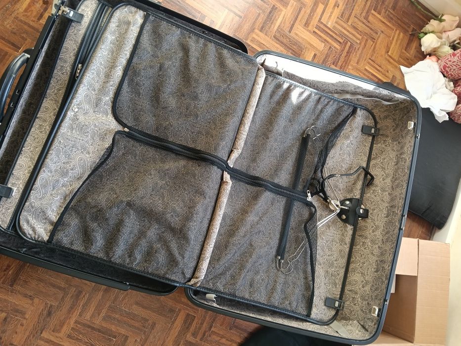 Luxuosa mala de viagem de porão Samsonite vermelha belíssima