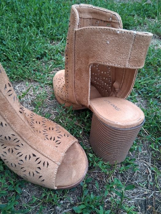 Buty damskie 38 wąska stopa