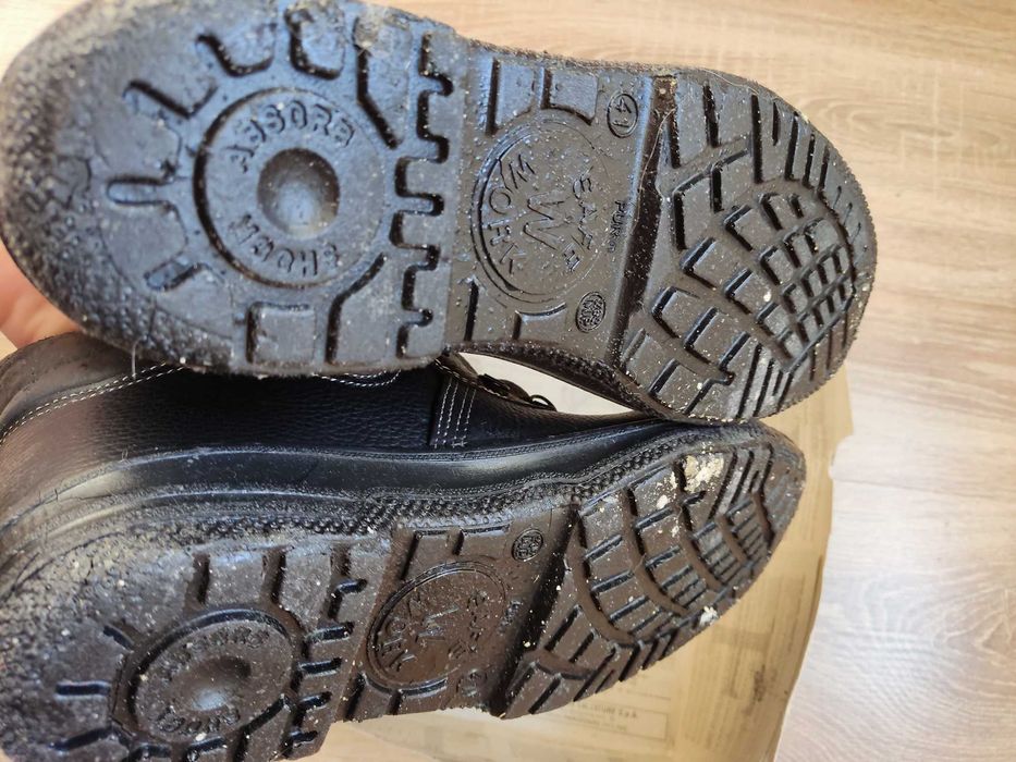 Buty obuwie trzewiki robocze Almar 41
