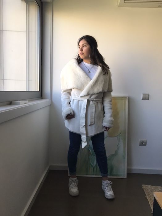 Casaco branco em pele