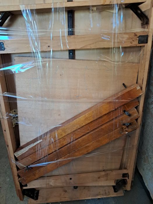 Стіл міцний солідний