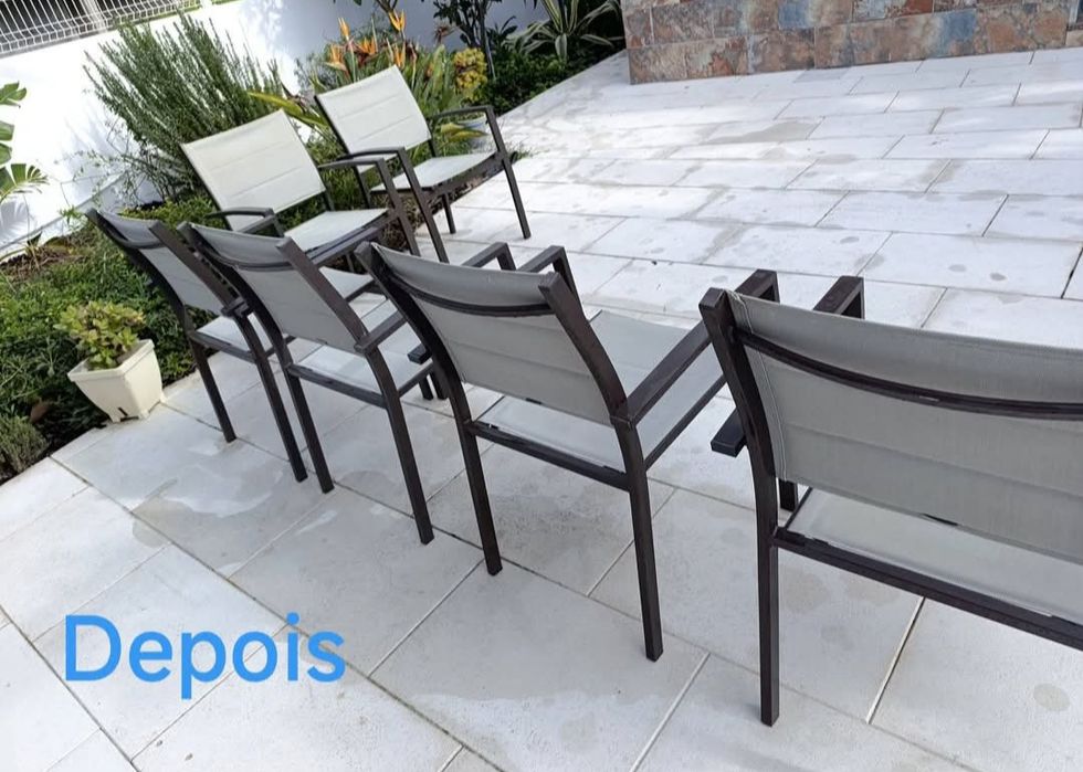 Limpeza de vidros e higienização de estofos