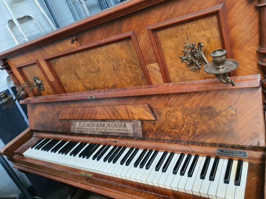 Pianino c.j. quandt,berlin