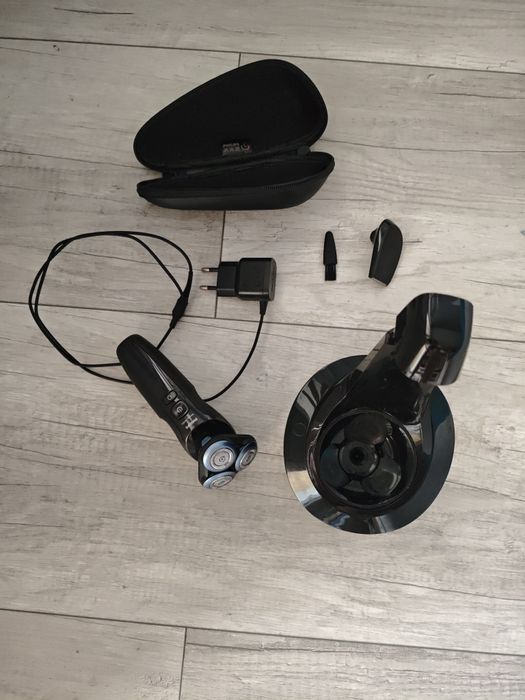 Golarka Philips ze stacją