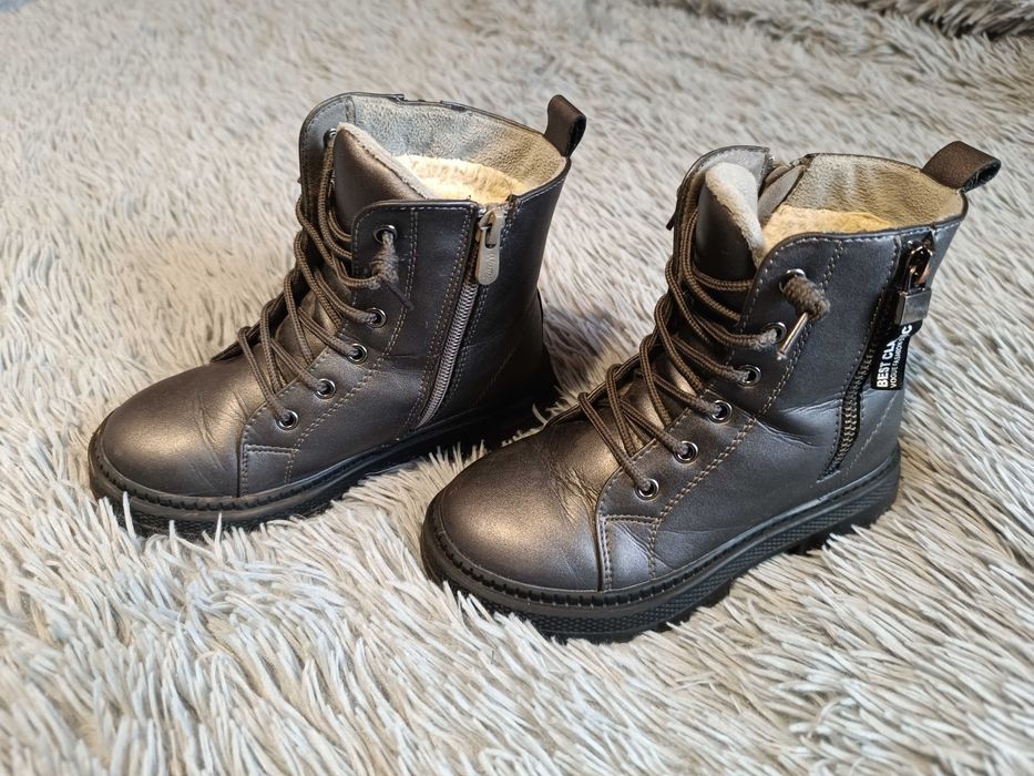 Продам дитячі ботіночки у чудовому стані.