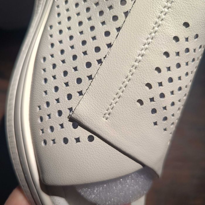 Skórzane beżowe sandały 39 na klinie