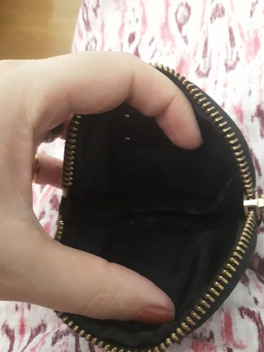 Moedeiro preto da Bimba y Lola