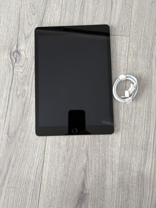 Продам iPad Air (8-9 )поколінь