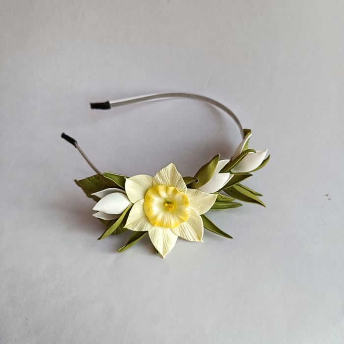 Обруч з квітами на свято весни,фотосесію.Обруч весна.