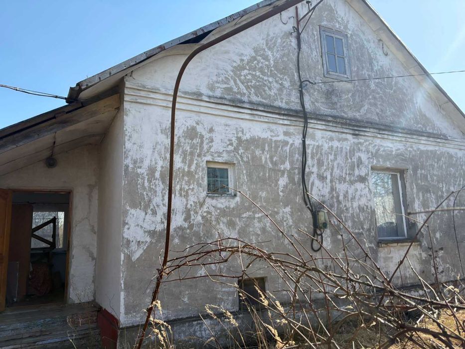 Житловий будинок та земельна ділянка 25 сот. смт. Добротвір