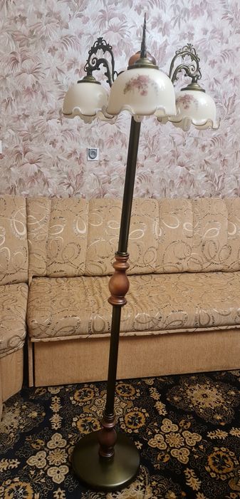 Lampa    stojącą
