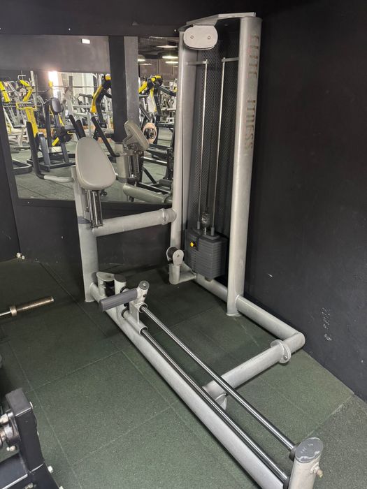 Máquina Glúteo Kick Back EliteFitness — Profissional