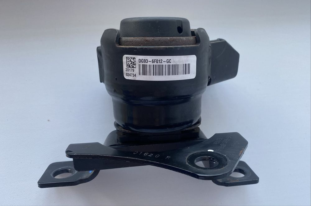 Опора двигуна права ford fusion /  форд фюжин (DG93-6F012-GC) Оригінал