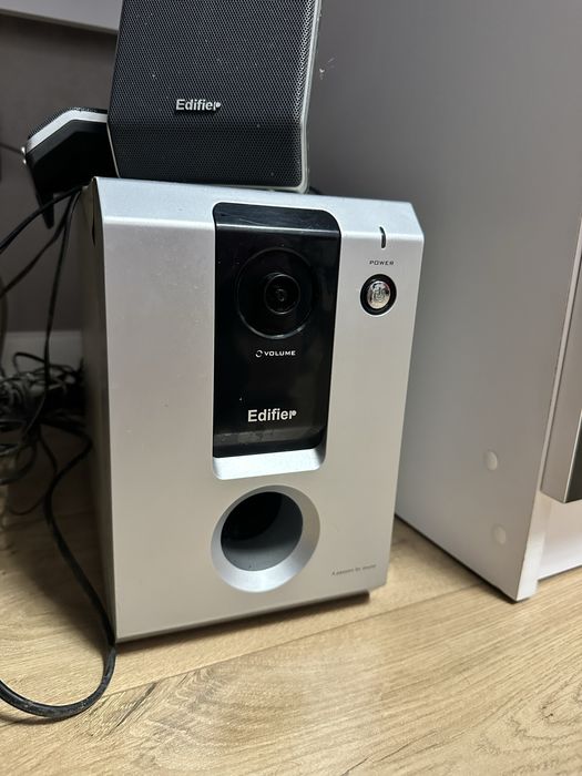 Колонки з сабвуфером