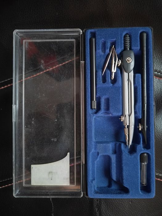 Cyrkiel wraz z etui