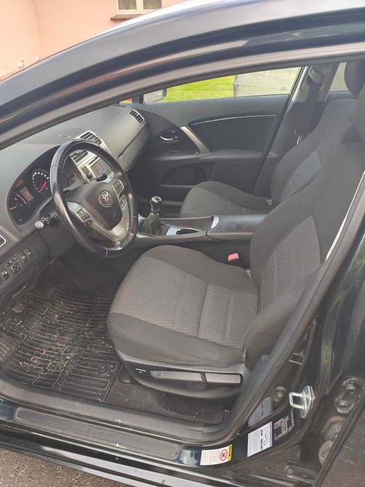 Toyota Avensis 2.0 D4D 124 Koni