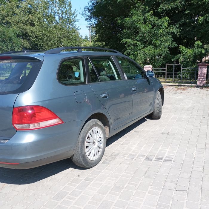 Продам автомобіль Volkswagen Golf 5