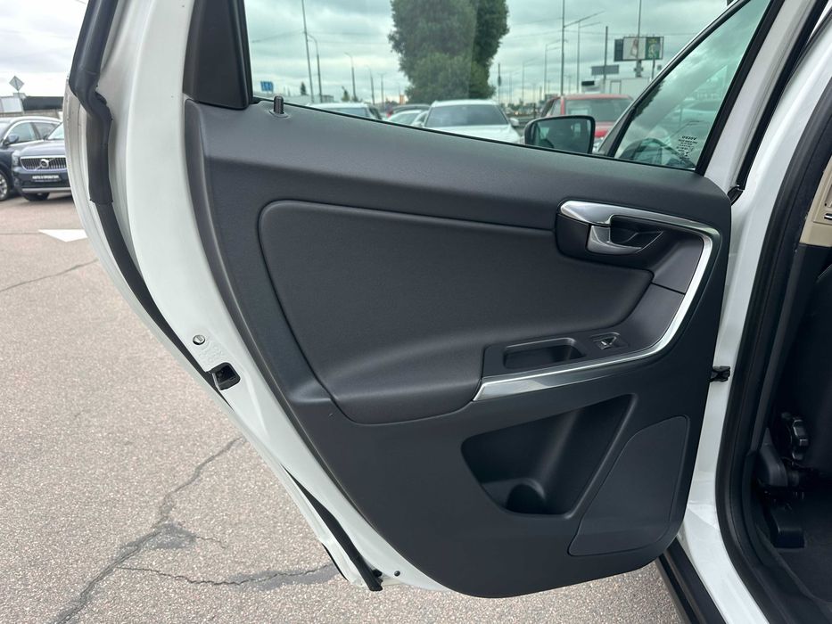 Volvo XC60  2012