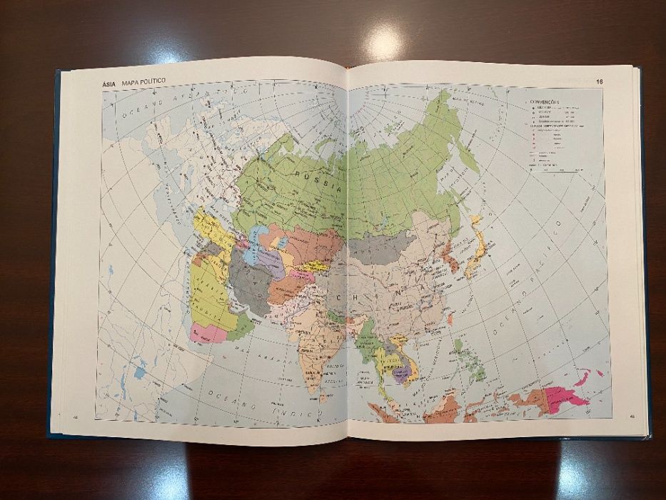 Livro Atlas Geográfico