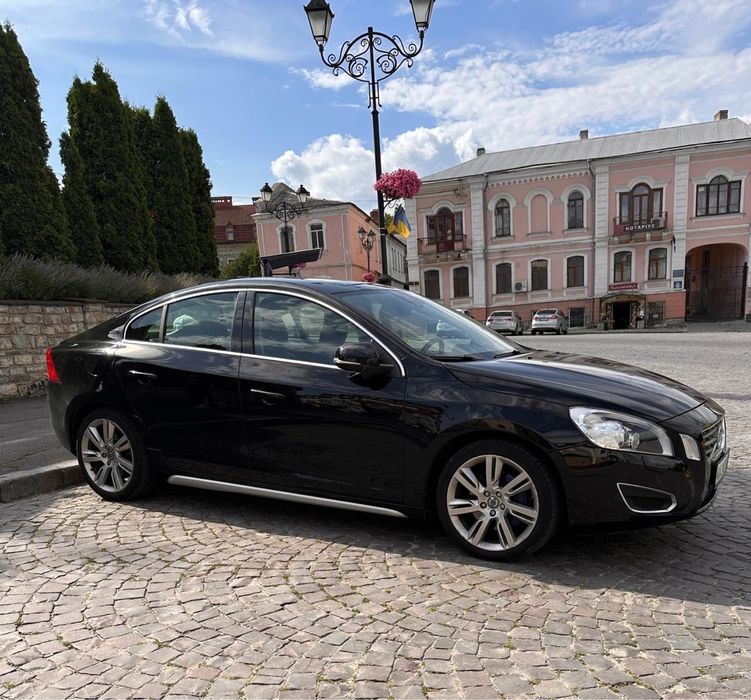 Продам Volvo s60  3.0  2012