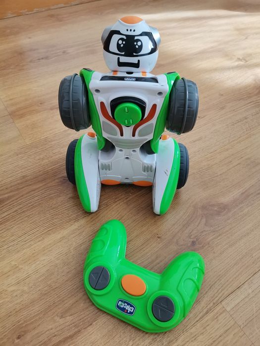 Carro e Robot Telecomandado Chico